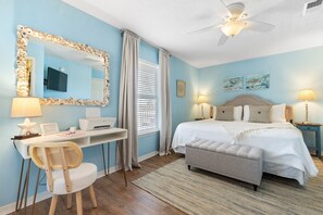 1 sovrum, skrivbord, strykjärn/strykbräda och gratis wi-fi