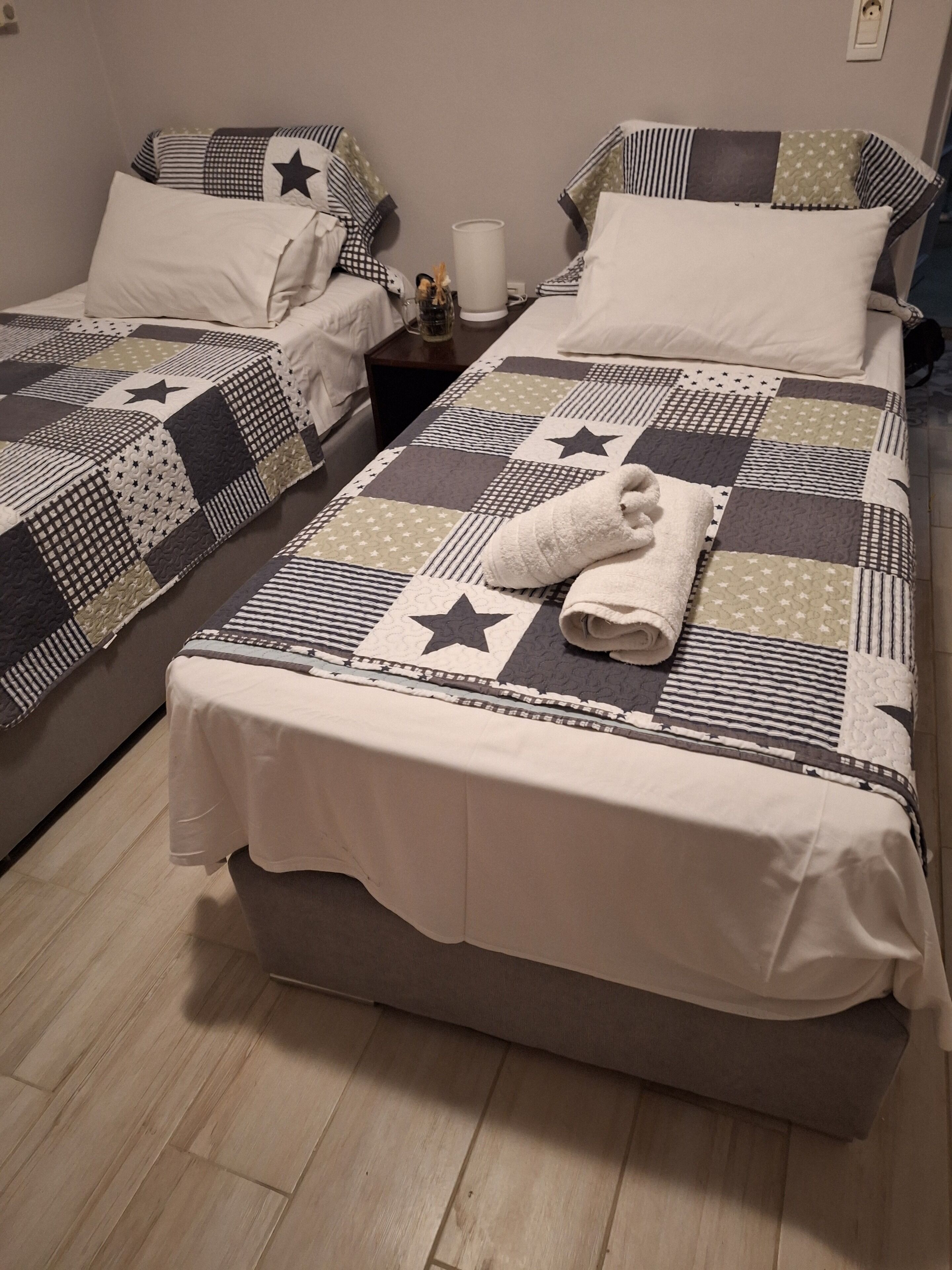 2 bedrooms, iron/ironing board, free WiFi