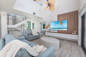 TV - Luxury Oasis, Pool, Tiki, Dock, Near Beach (Marathon)