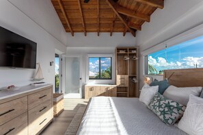 3 bedrooms, iron/ironing board, WiFi, bed sheets - Luxury Oasis, Pool, Tiki, Dock, Near Beach (Marathon)