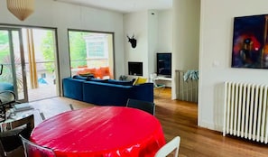 TV connectée, cheminée
