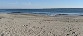 Big Porch, Short Walk to Rehoboth Beach & Boardwalk, Sleeps 10, Lots to Offer!