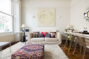 TV - Elegant one bed apartment in the heart of Chelsea (Greater London)