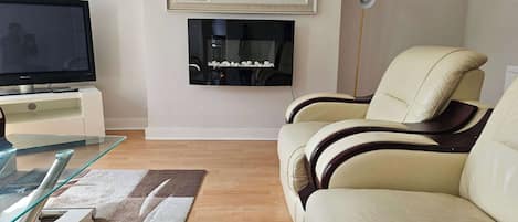 TV, fireplace, offices