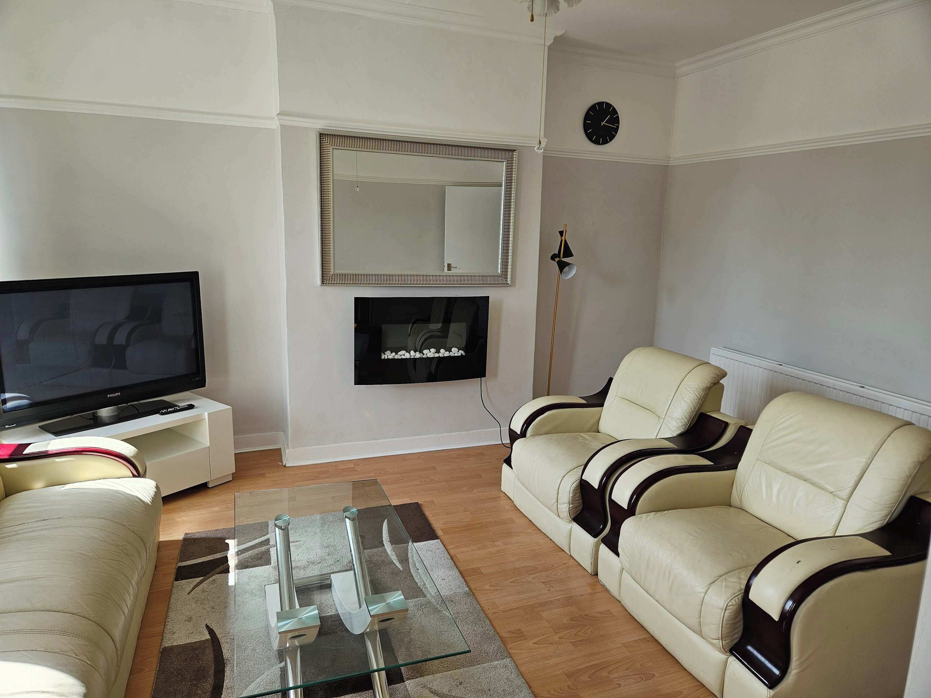 TV, fireplace, offices