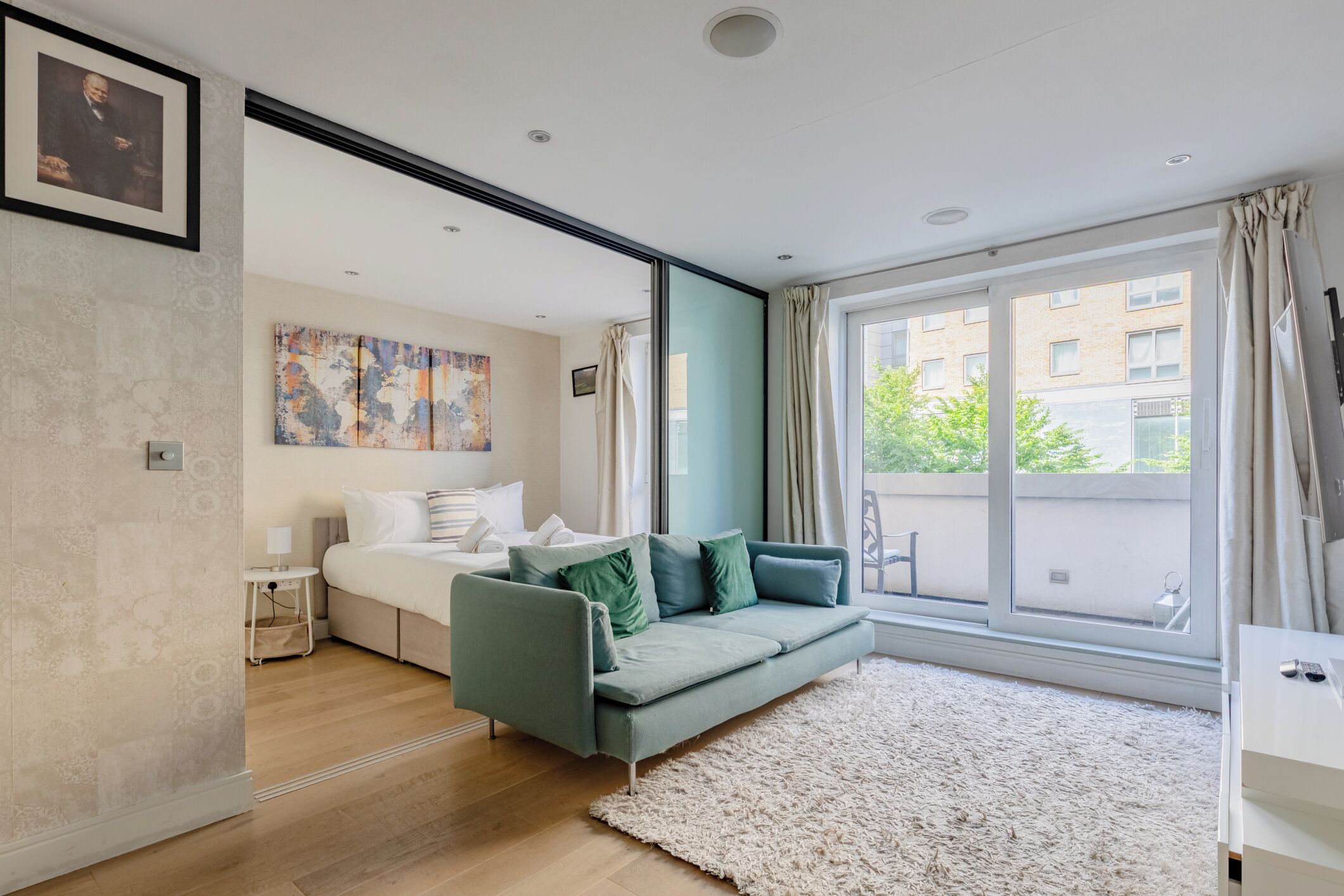 Iron/ironing board, internet, bed sheets