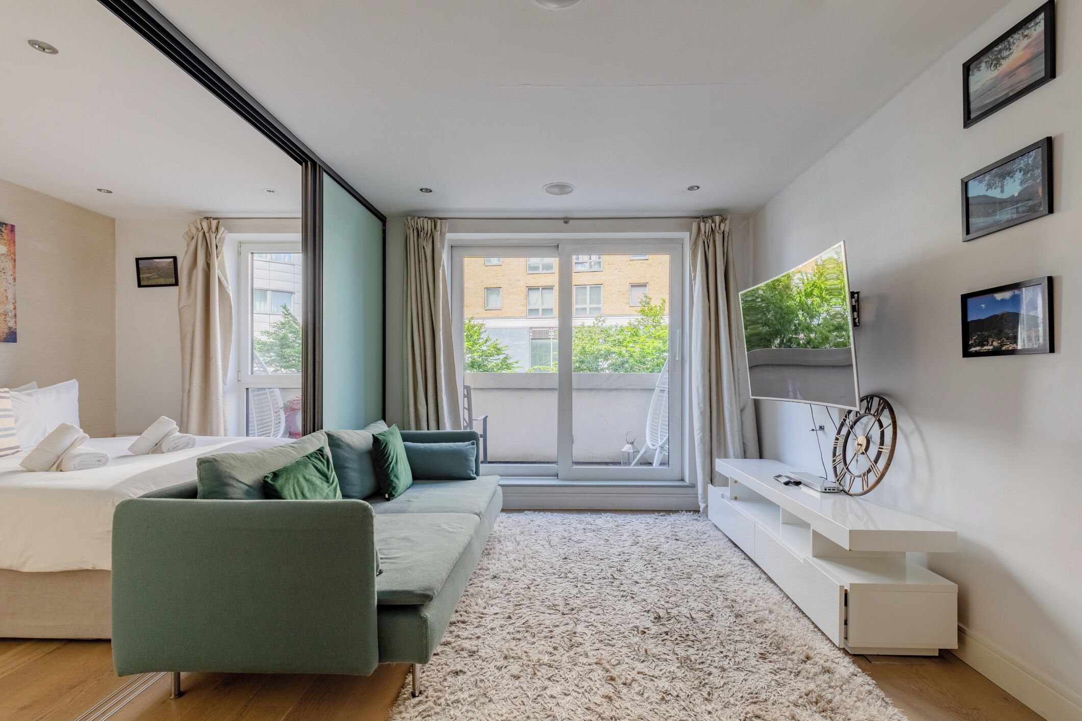 Iron/ironing board, internet, bed sheets