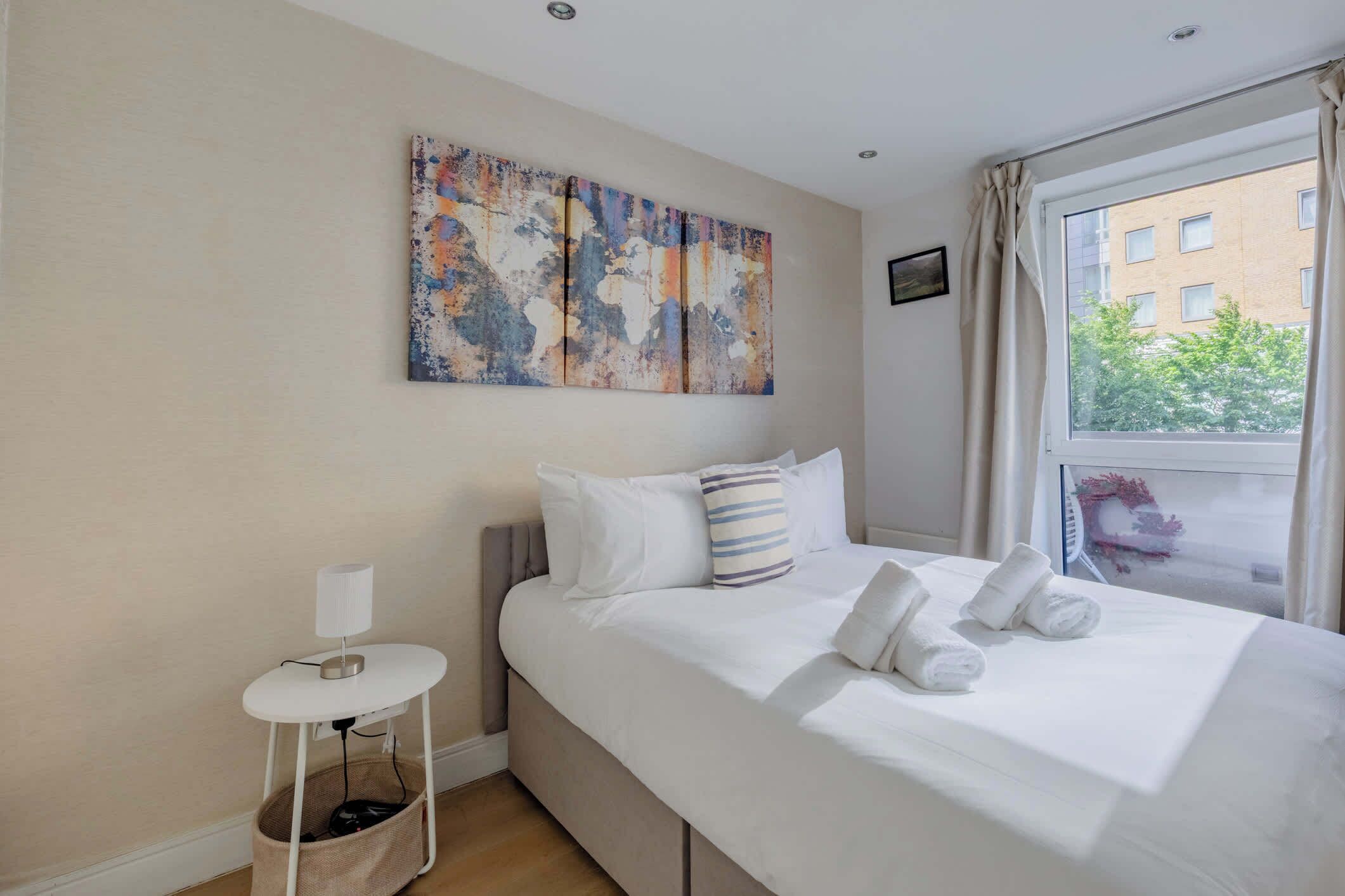 Iron/ironing board, internet, bed sheets