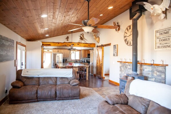 House | 3 bedrooms - Zebra Rustic Retreat 3BR Home on Zebra Ranch (Prescott)