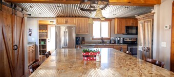 Zebra Rustic Retreat 3BR Home on Zebra Ranch