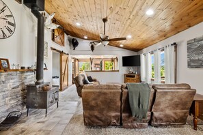 3 bedrooms - Zebra Rustic Retreat 3BR Home on Zebra Ranch (Prescott)