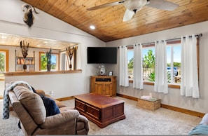 3 bedrooms - Zebra Rustic Retreat 3BR Home on Zebra Ranch (Prescott)