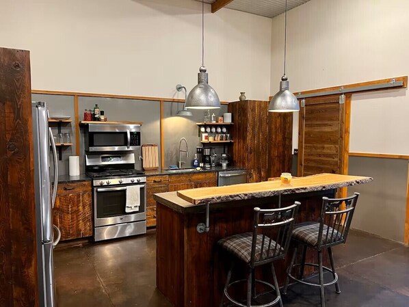 Private kitchen - Quiet getaway with land for kids and pets to roam! (Bigfork)