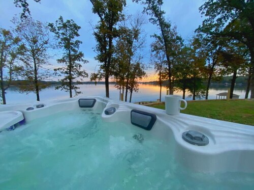 Eagle`s Nest Lakehouse ~Pickleball Court ~Hot Tub