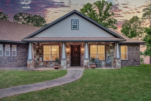 Exterior - Eagle`s Nest Lakehouse ~Pickleball Court ~Hot Tub (Leesburg)