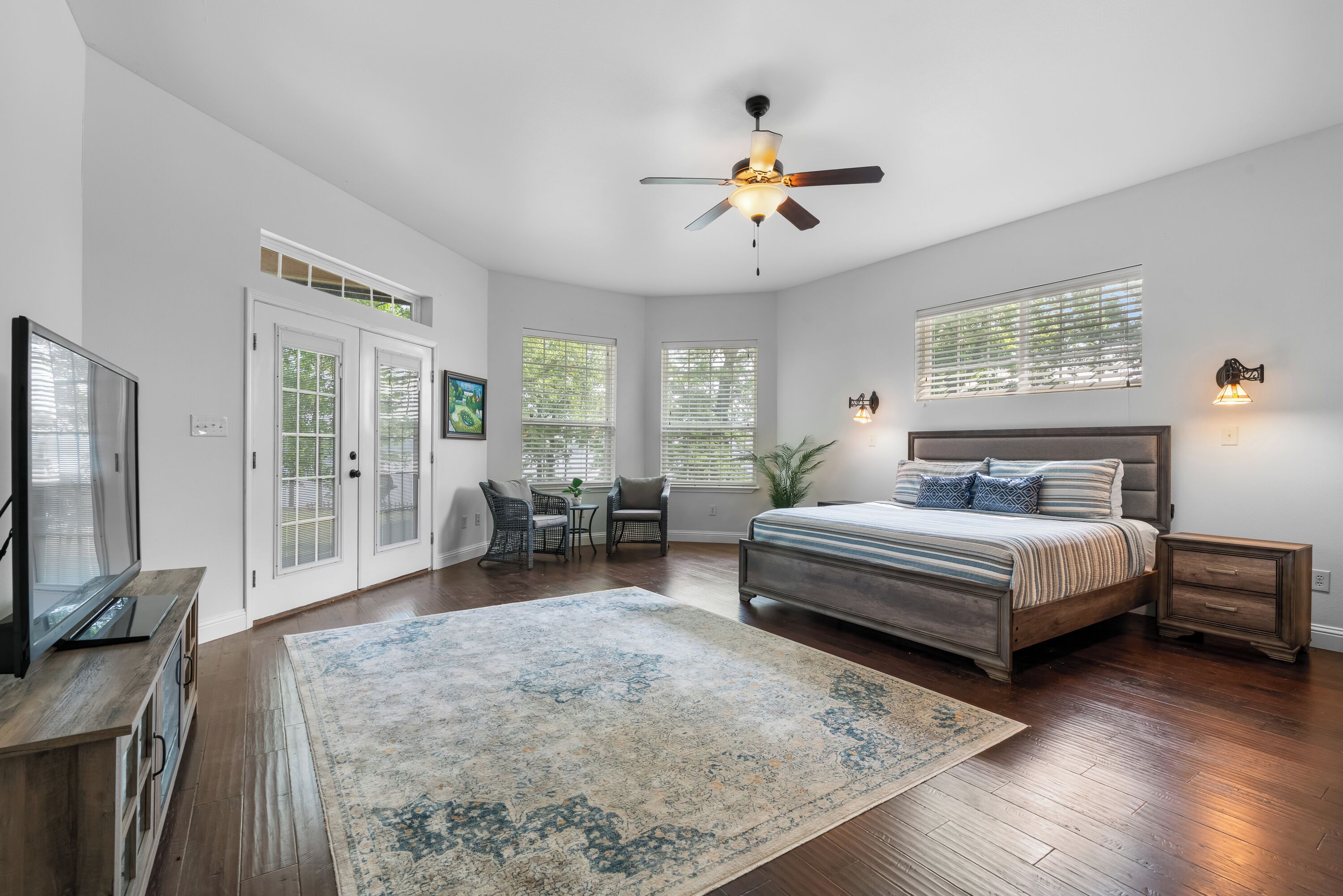 5 camere, una scrivania, ferro/asse da stiro, Wi-Fi