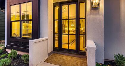 Stunning home with pool, walking distance to the square