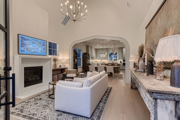 Smart TV, fireplace, ping pong, books