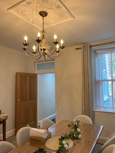 3-bed Victorian Townhouse - Garden, Free Parking