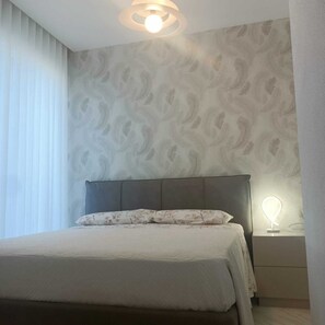 3 slaapkamers, reisbedje, wifi, beddengoed