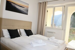 2 bedrooms, WiFi, bed sheets - La Villa Nobile apartament (Tignale)