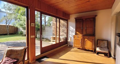 House with garden in the center of Royan. Beaches within 3 minutes' walk