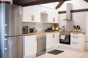 Cottage | Private kitchen - Deer Cottage at Rowden Manor - Sleeps 5 & Parking (Chippenham)