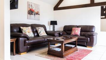 Cottage | Living area