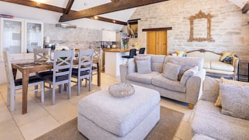 Cottage | Living area