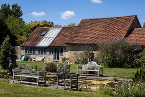 Exterior - The Dovecote 3-bed Cottage, Rowden Manor (Chippenham)