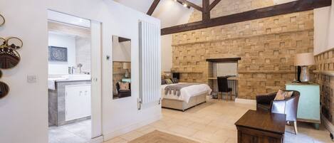 3 habitaciones, wifi gratis y ropa de cama