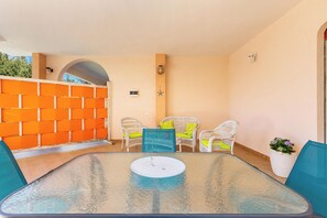 Outdoor dining - I Sognatori - Bilo Standard By BarbarHouse (Torre Squillace)