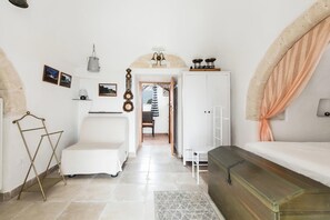2 chambres, fer et planche à repasser