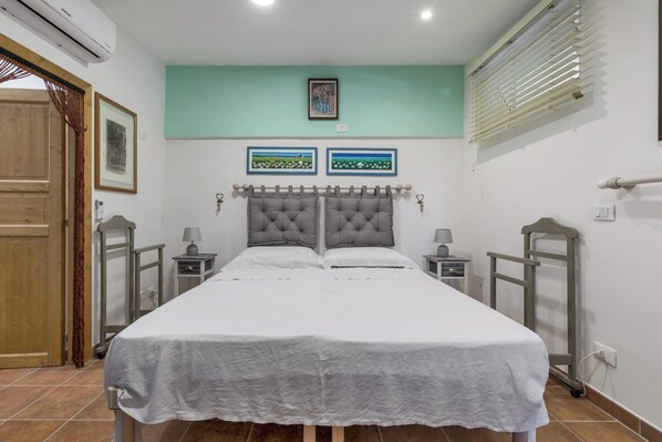 2 bedrooms, iron/ironing board