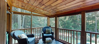 Charming Lakeview House with Deck, Cozy Fireplace and firepit