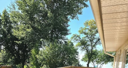 BEACHFRONT COTTAGE *fully renovated*