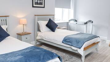 3 kamar tidur dan didekorasi berbeda-beda