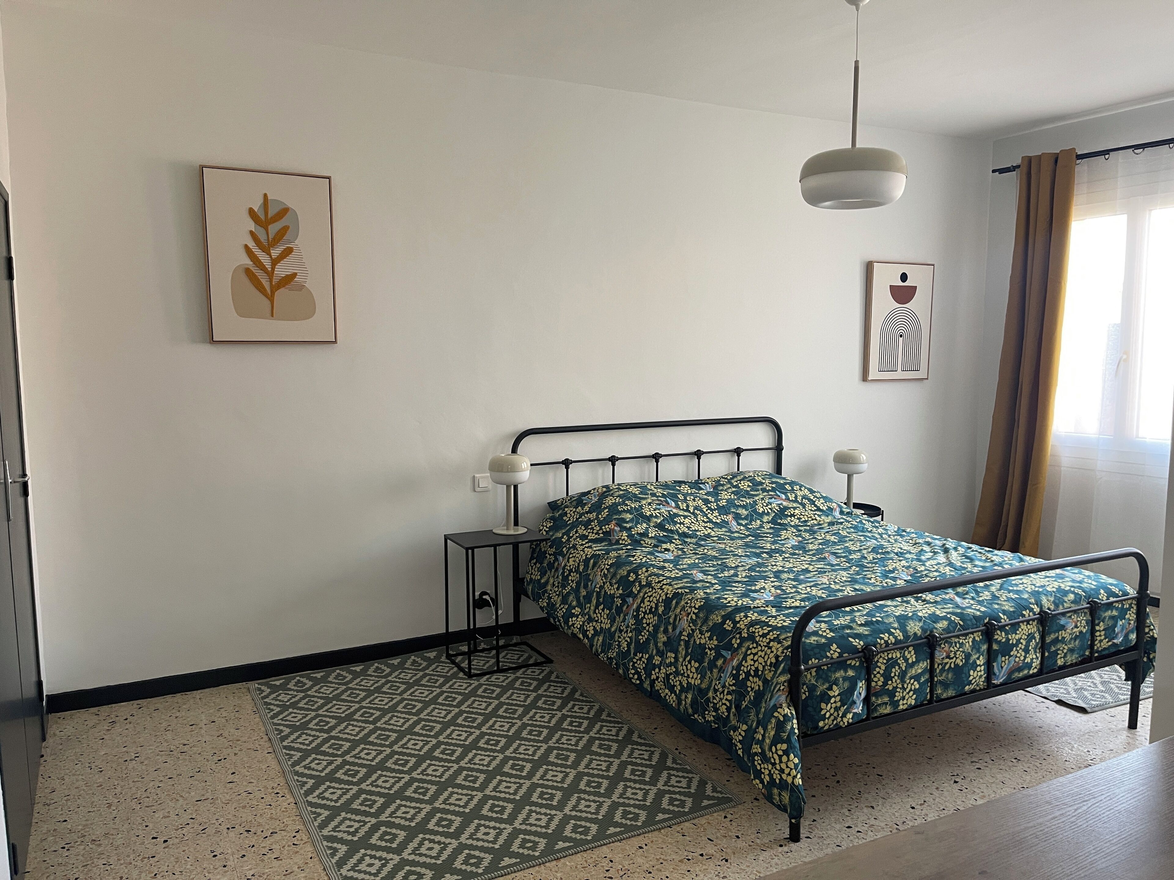 2 slaapkamers, een bureau, reisbedje, gratis wifi