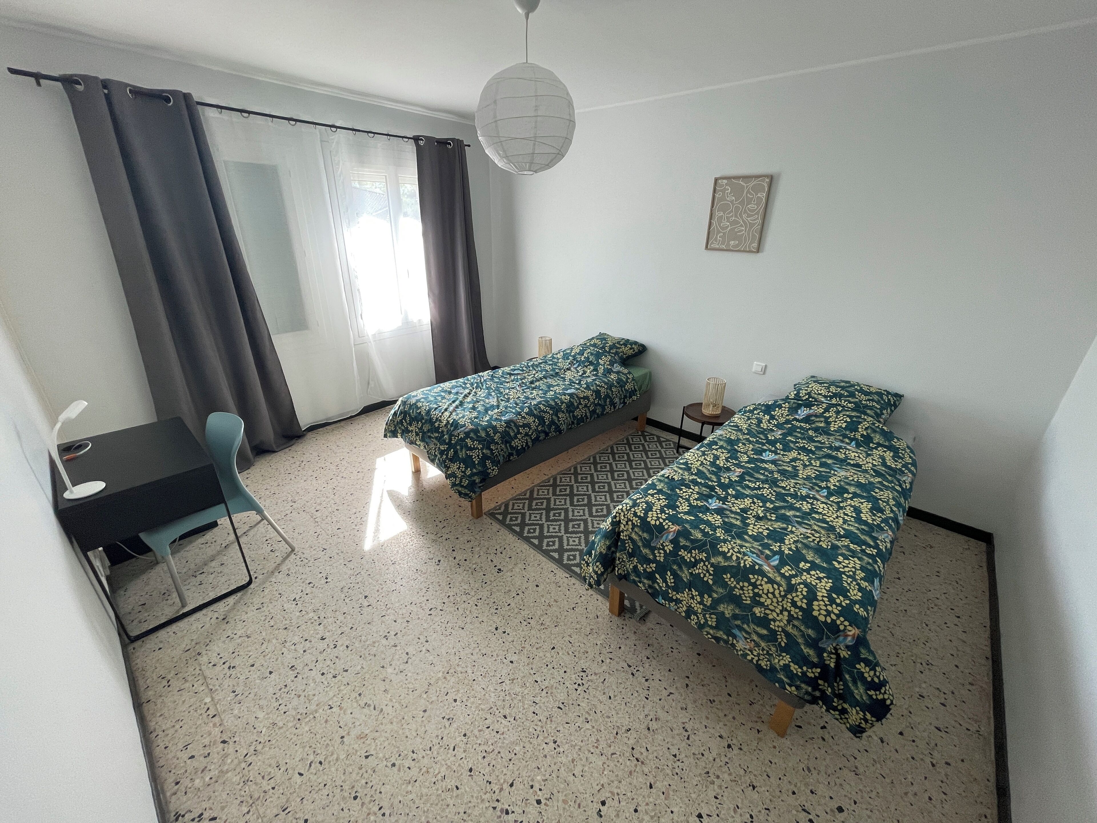 2 多间卧室、办公桌、旅行婴儿床、免费 WiFi