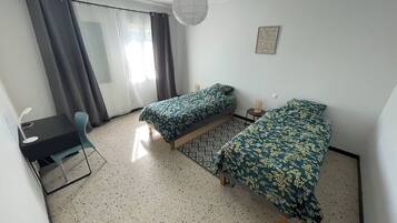 2 chambres, bureau, lit parapluie, Wi-Fi gratuit