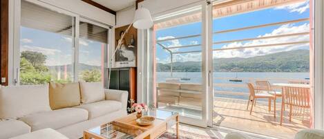 Villa, Multiple Beds, Patio, Mountain View (Villa Ranco) | Living area | 42-inch flat-screen TV with digital channels, fireplace