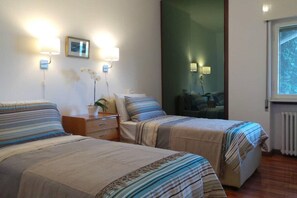 3 habitaciones, decoración personalizada y muebles diferentes 