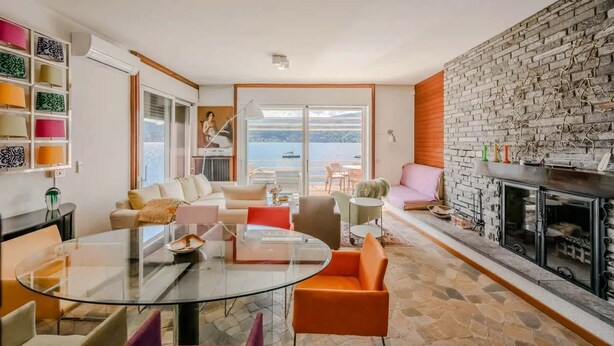 Villa, Mehrere Betten, Terrasse, Bergblick (Villa Ranco) | Wohnbereich | 42-Zoll-Flachbildfernseher mit Digitalempfang, Kamin