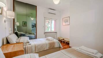 3 bedrooms, individually decorated, individually furnished, bed sheets