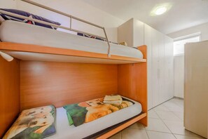 Appartamento, letti multipli, patio, vista montagna (Sopra il Lago 4) | 3 camere, con stile personalizzato, con arredamento individuale