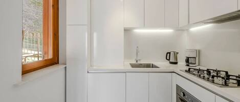 Apartment, 1 Double Bed, Patio, Mountain View (Sopra il Lago 5) | Private kitchen