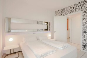 Apartment, 1 Doppelbett, Terrasse, Bergblick (Sopra il Lago 5) | 1 Schlafzimmer, individuell dekoriert, individuell eingerichtet
