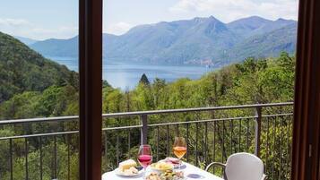 Tempat makan outdoor