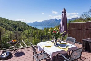 Outdoor dining - Dumenza Villas (Dumenza)