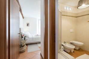 Leilighet, flere senger, terrasse (Apartment Lago) | Bad